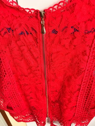Top encaje rojo