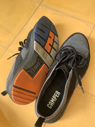 Zapatillas Camper Negras y Grises