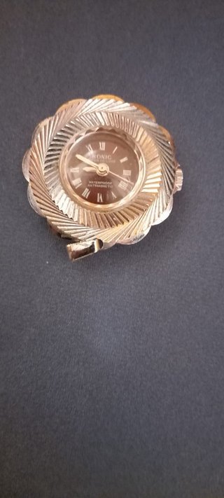 Colgante Reloj Sonic (de cuerda)