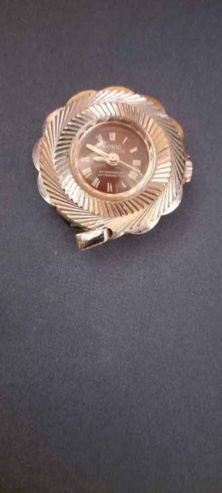 Colgante Reloj Sonic (de cuerda)