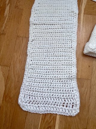 Conjunto gorro y bufanda, hecho a mano