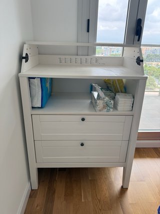 Cambiador de bebé blanco