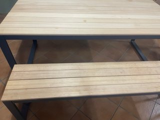 Mesa 3 sillas y un banco jardin El Corte Inglés