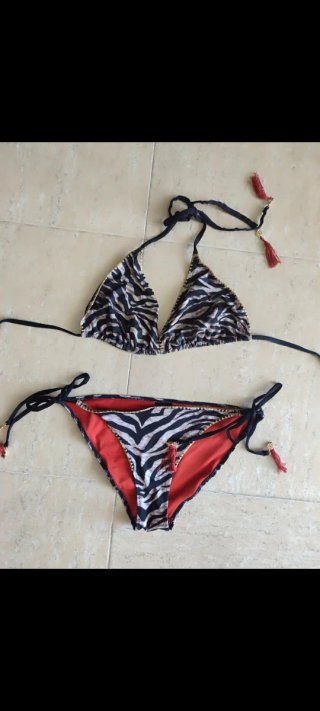 Bikini estampado cebra con flecos