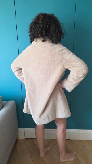 Abrigo mujer beige pelo sintético.