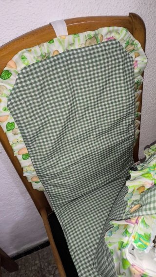 Bolso y colchoneta para carrito bebé