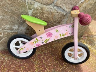 Bicicleta in legno senza pedali