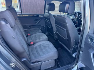 Volkswagen Touran 2019 ** DSG R-LINE 7 PLAZAS