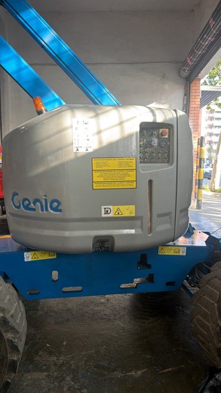 Plataforma Elevadora Genie Z45/25 Diesel 4x4