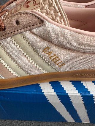 Zapatillas Adidas Gazelle Beige y Rosa Nuevas