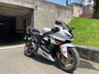 Kawasaki Ninja ZX-R 2005