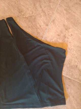 Top asimétrico negro Talla S/M