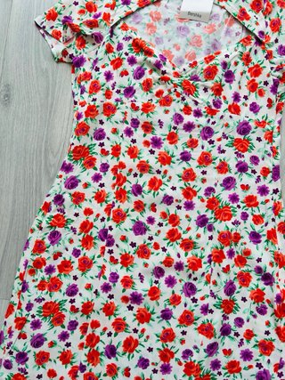 Vestido estampado de flores nuevo con etiqueta