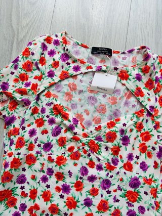 Vestido estampado de flores nuevo con etiqueta