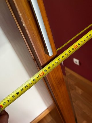 Armario perchero de madera con espejo