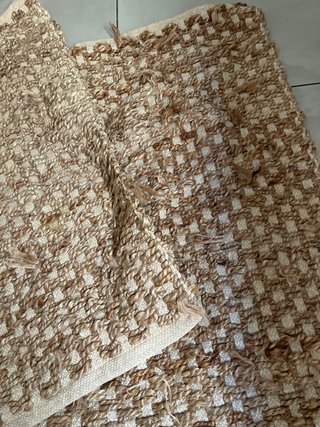 Alfombras de yute y tela beige y marrón