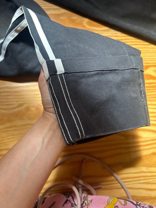 Pantalón Adidas Negro con Rayas Blancas