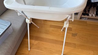 Bañera bebé con soporte marca Olmitos
