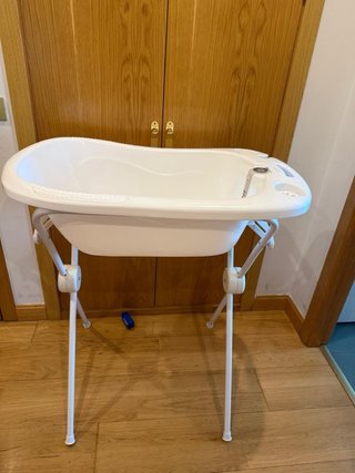 Bañera bebé con soporte marca Olmitos