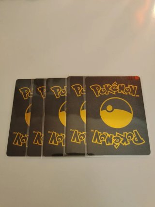 Pack 5 Cartas Pokémon Arcoíris y Negras