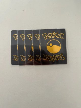 Pack 5 Cartas Pokémon Arcoíris y Negras