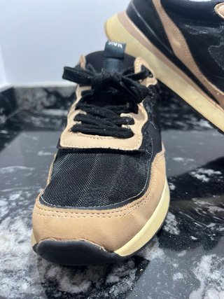 Zapatillas Zara Beige y Negro Talla 38