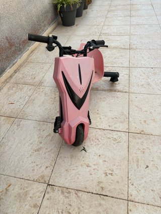 Triciclo Eléctrico 360 Bluetooth Rojo