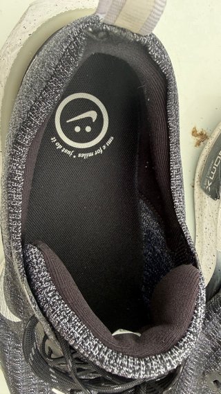 Zapatillas Nike Negras y Blancas