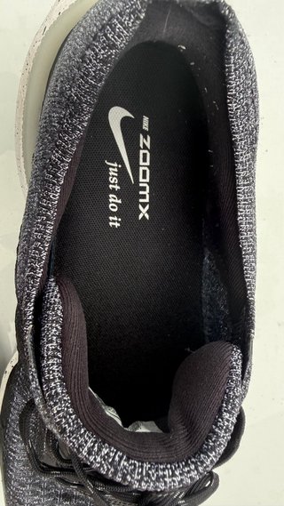 Zapatillas Nike Negras y Blancas