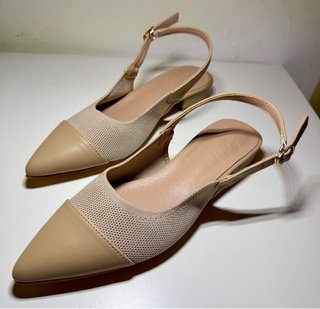 Sapatos Slingback Bico Fino Bege