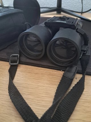 Prismáticos Optus con funda