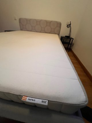 Cama Matrimonio 140x200 Gris con colchon muy bueno