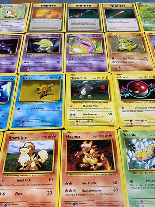36 cartas pokémon EVOLUCIONES inglés