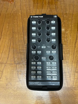Traktor Kontrol X1 Controller + Custodia