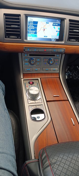 Jaguar XF 2011