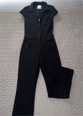 Mono denim negro con cremallera
