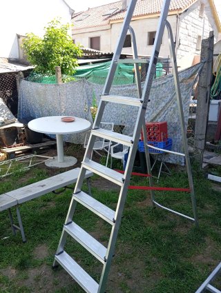 Escalera aluminio 4 peldaños