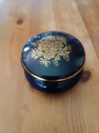 Cofanetto portagioie blu con decori oro