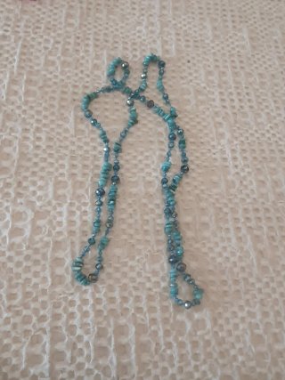 Collar de cuentas azul y turquesa