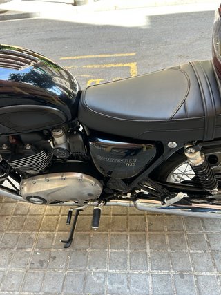 Triumph Bonneville T120 Black Moto