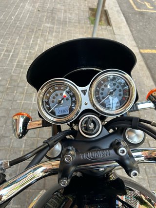 Triumph Bonneville T120 Black Moto