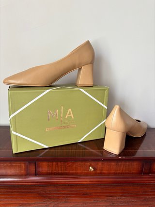 Zapatos salón MIA Shoes nude T40