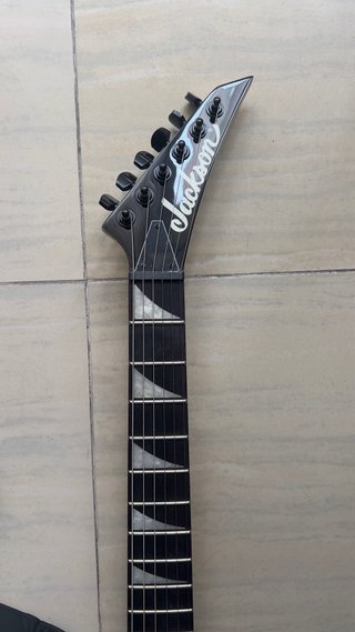 Guitarra Jackson JSIX Dinky Minion Negra