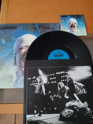 Scorpions Blackout LP + CD Edición Deluxe