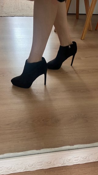 Botines tacón fino negros