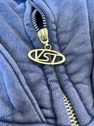 Sudadera impecable solo dos usos