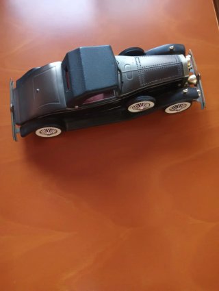 Coche clásico negro