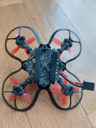 Emax NanoHawk dron Frsky 65mm