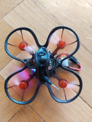 Emax NanoHawk dron Frsky 65mm