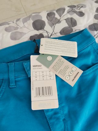 Pantalón largo color azul verdoso